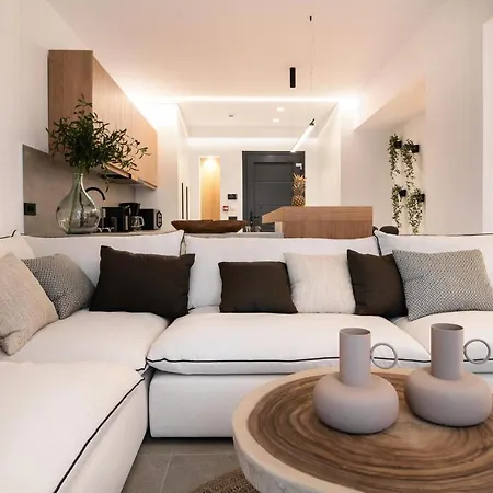 Savvas & Maria Palace * لاغاناس