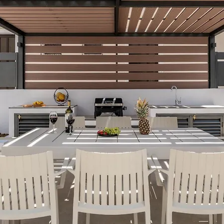 فيلة Savvas & Maria Palace لاغاناس