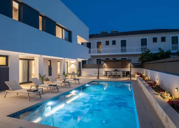 Savvas&maria Palace Villa *