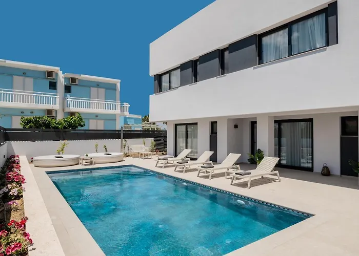 Villa Savvas&maria Palace *