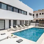 Savvas & Maria Palace Vila