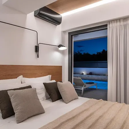 Savvas & Maria Palace Villa *