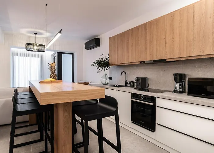 Savvas & Maria Palace *