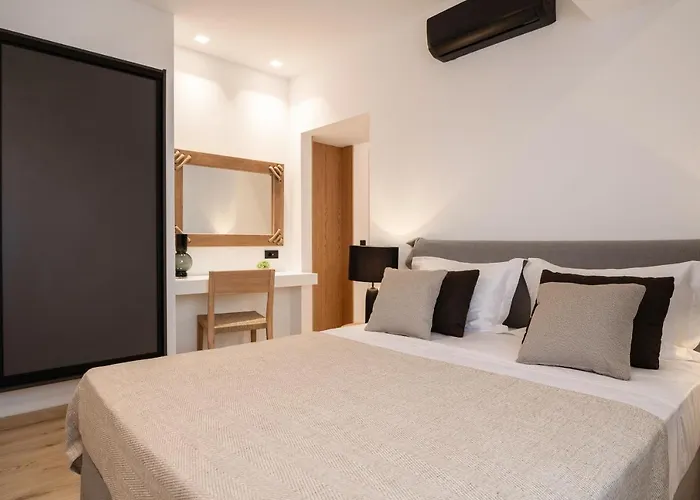 Villa Savvas & Maria Palace Laganas