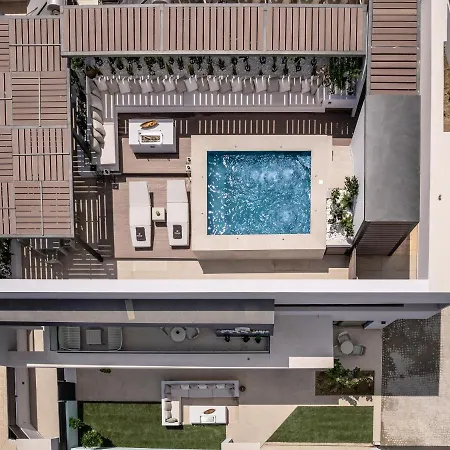 Villa Savvas & Maria Palace *