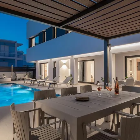 Villa Savvas & Maria Palace