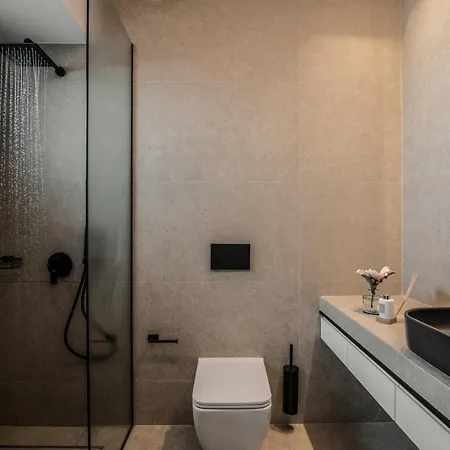 Villa Savvas & Maria Palace *